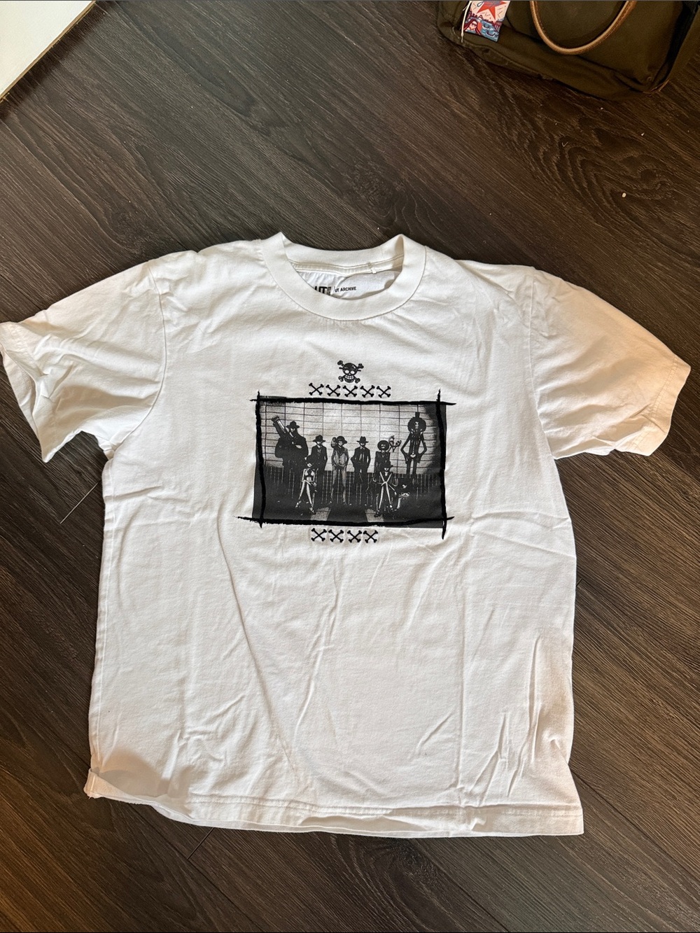 White Uniqlo Tshirt - ONE PIECE Collaboration